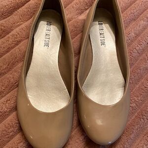 Lower East Side tan leather ballet flats 🍨